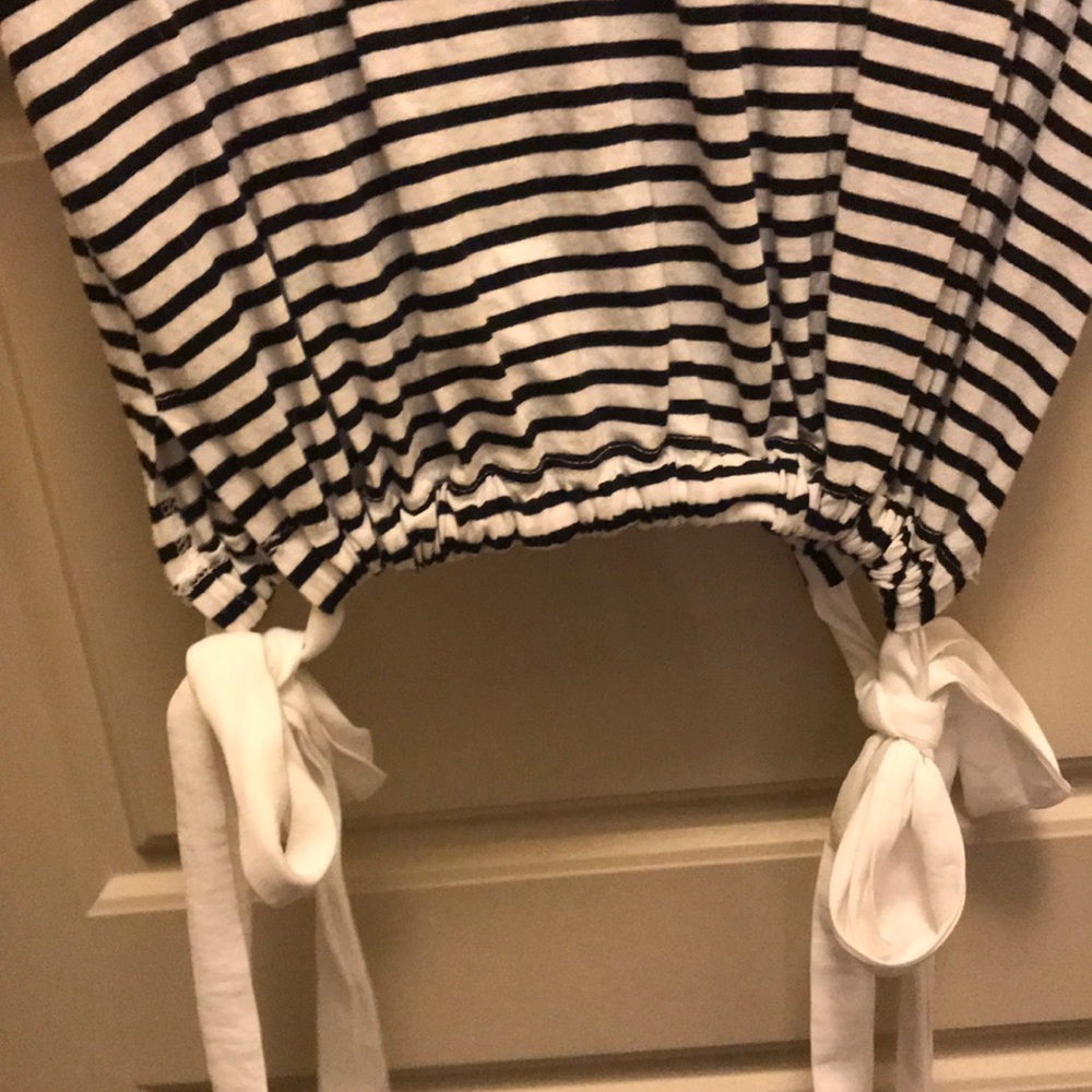 Striped, light-weight tee with flirty drawstrings - Picture 2 of 5